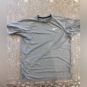 Nike Tennis Dri-Fit Training T-shirt with UPF-40+ sun protection, MENS MEDIUM
